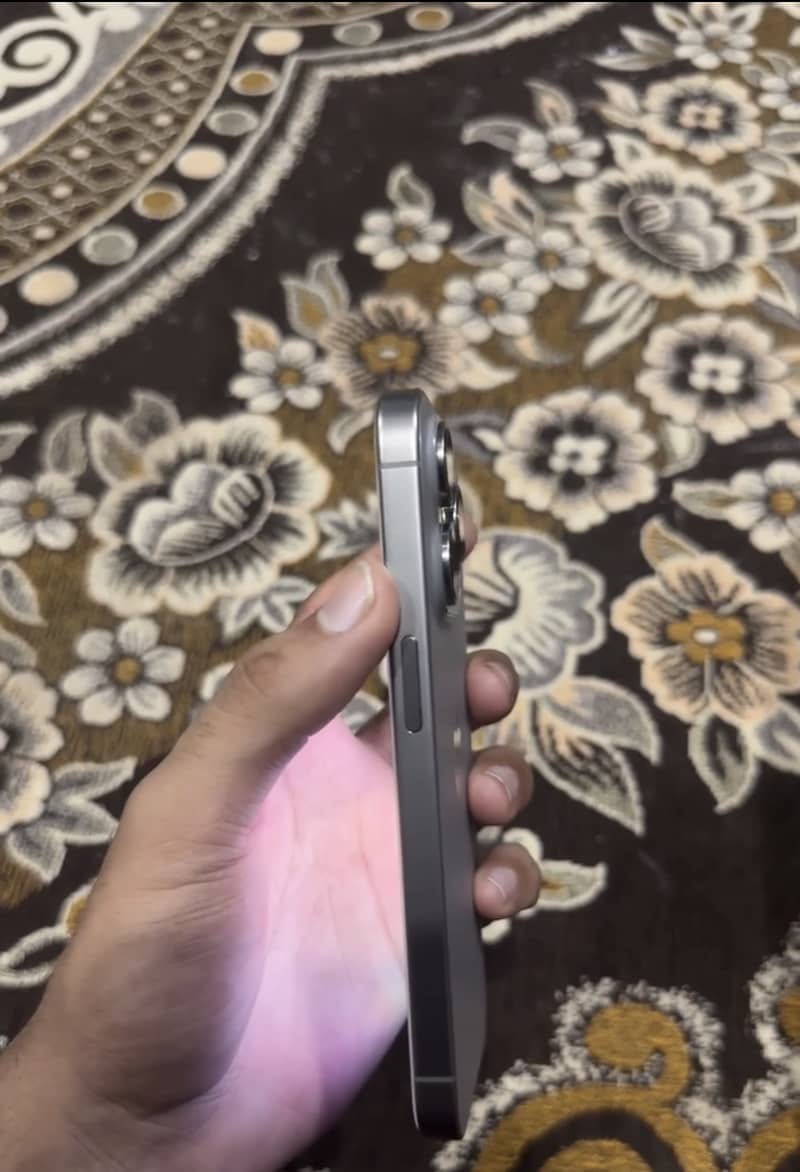 Apple iPhone 15 Pro 1