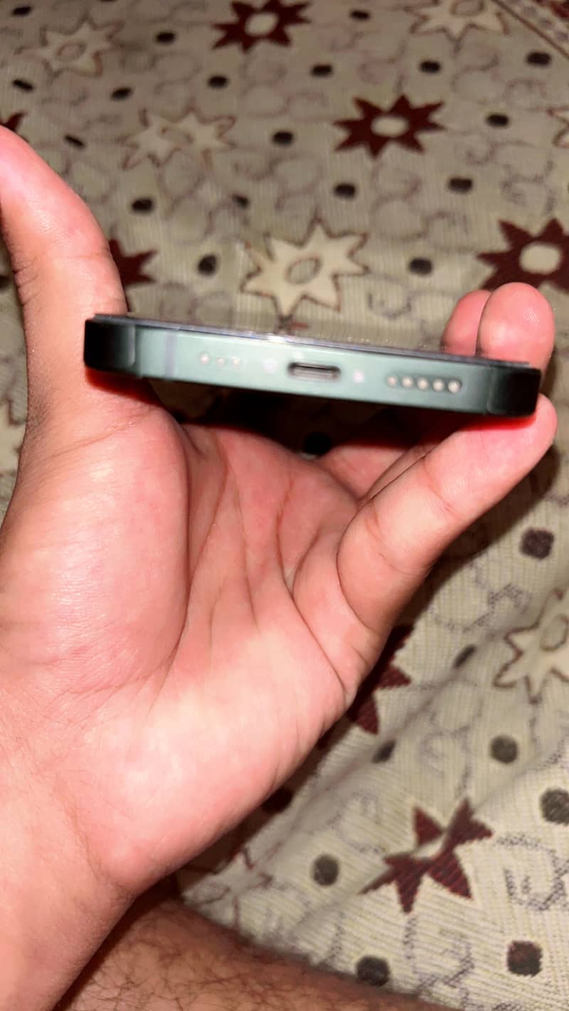 Apple iPhone 13 3