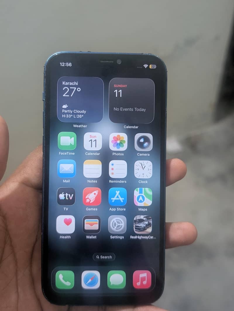 Apple iPhone 12 4