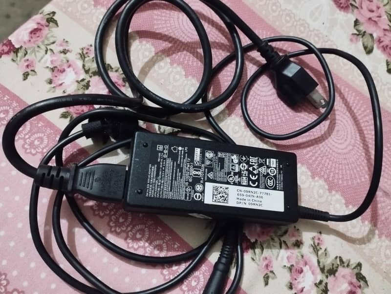 Dell Power Adapter 1