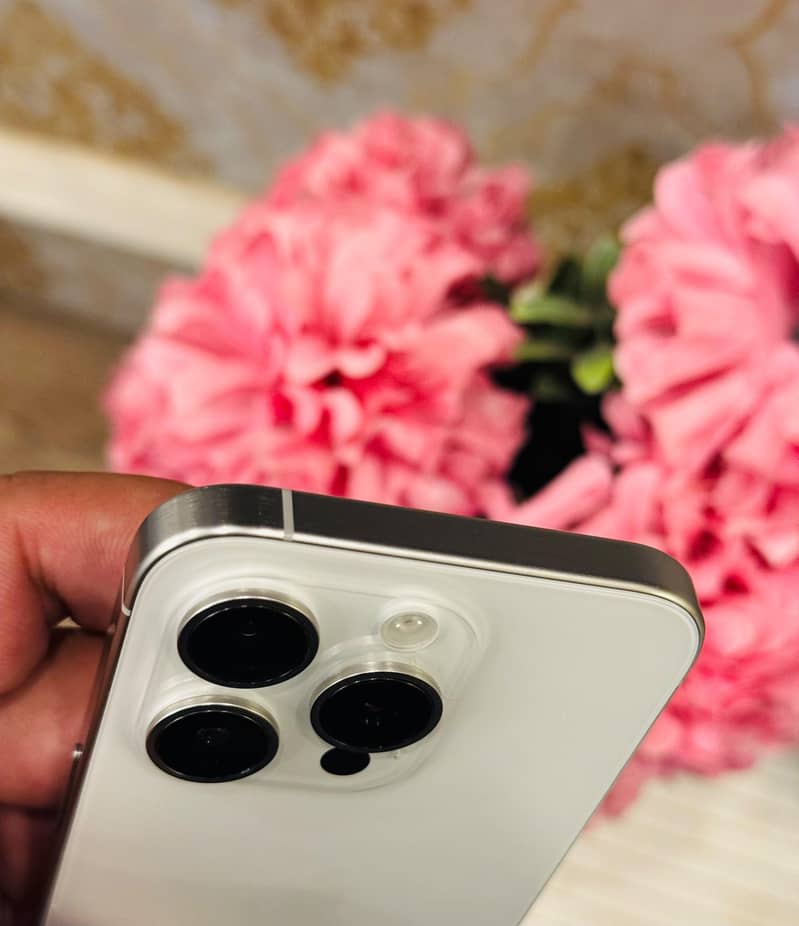 Apple iPhone 15 Pro 6