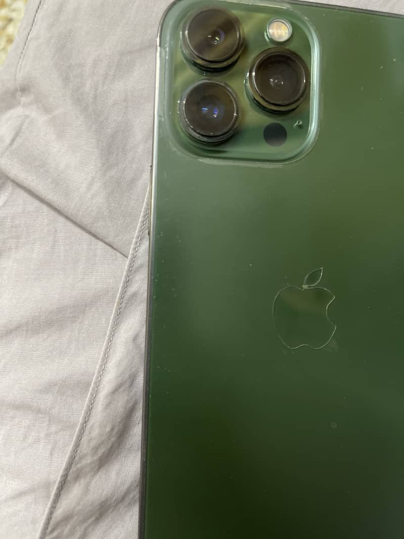 Apple iPhone 13 Pro Max 4