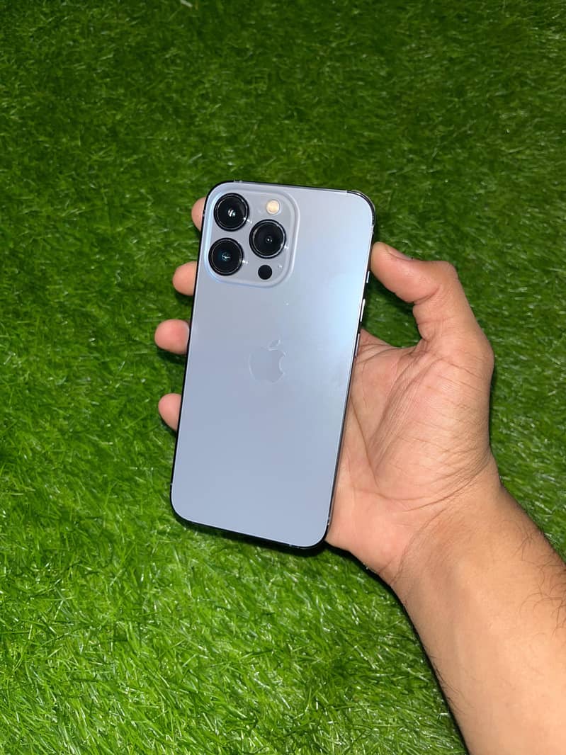Apple iPhone 13 Pro 1