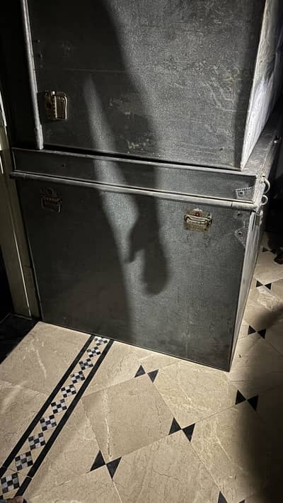 Trunk / pati / iron pati / trunk / 6 feet length / 3 feet width