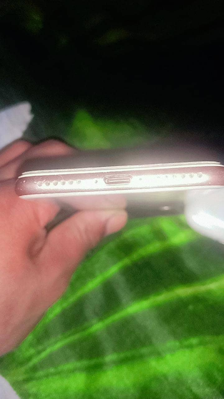 Apple iPhone 8 1
