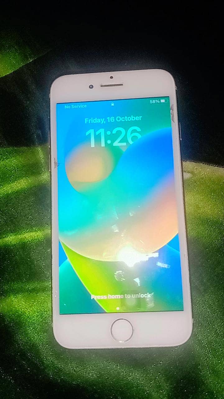 Apple iPhone 8 3