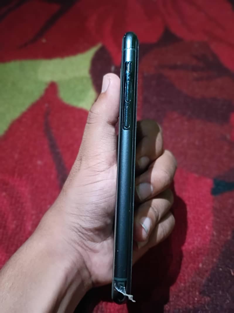 Apple iPhone 11 Pro 1