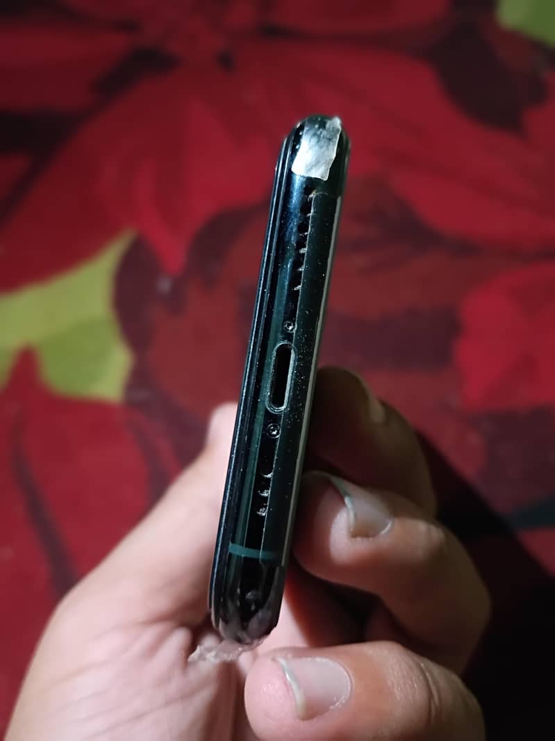 Apple iPhone 11 Pro 2