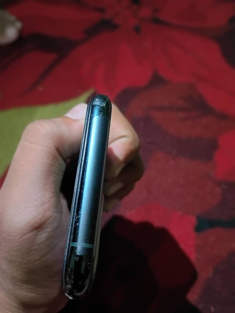 Apple iPhone 11 Pro 3