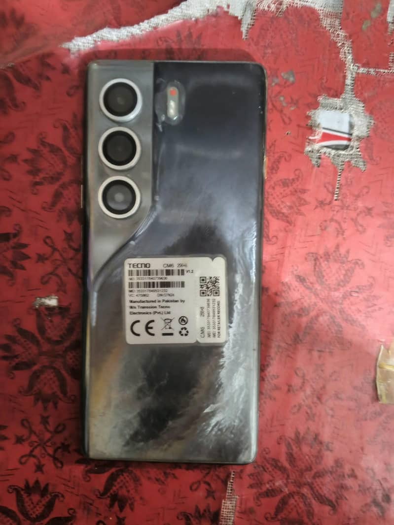 Tecno CAMON 40 Pro 1