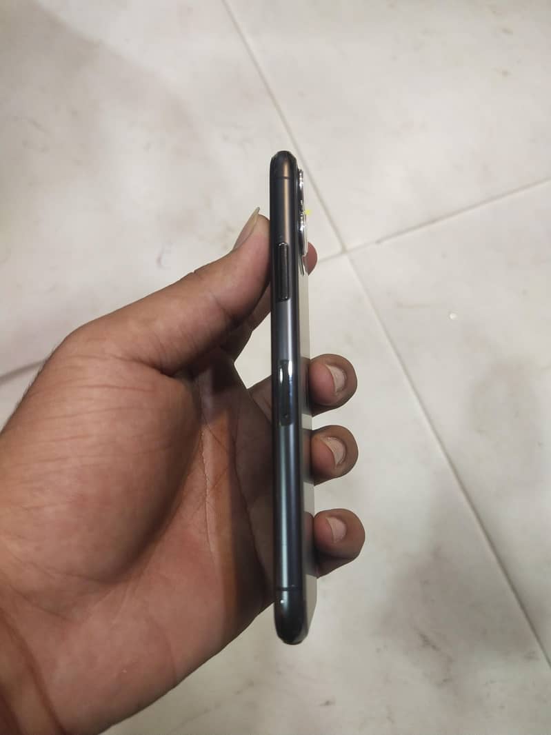 Apple iPhone 11 Pro 3