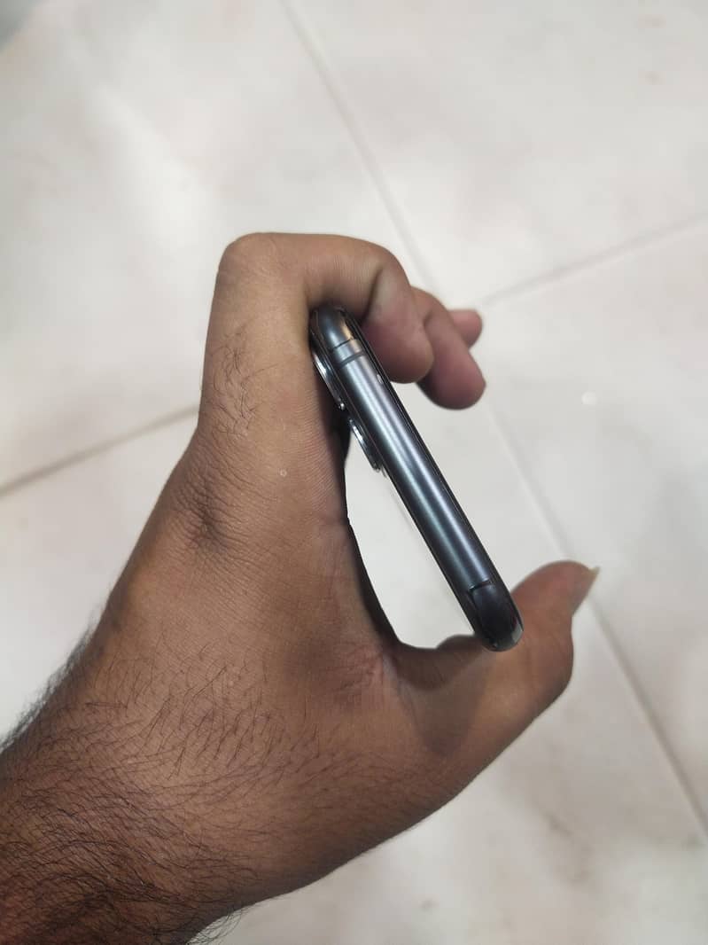 Apple iPhone 11 Pro 5