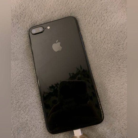 Apple iPhone 7 Plus 0