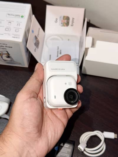 Insta360 Go Ultra
