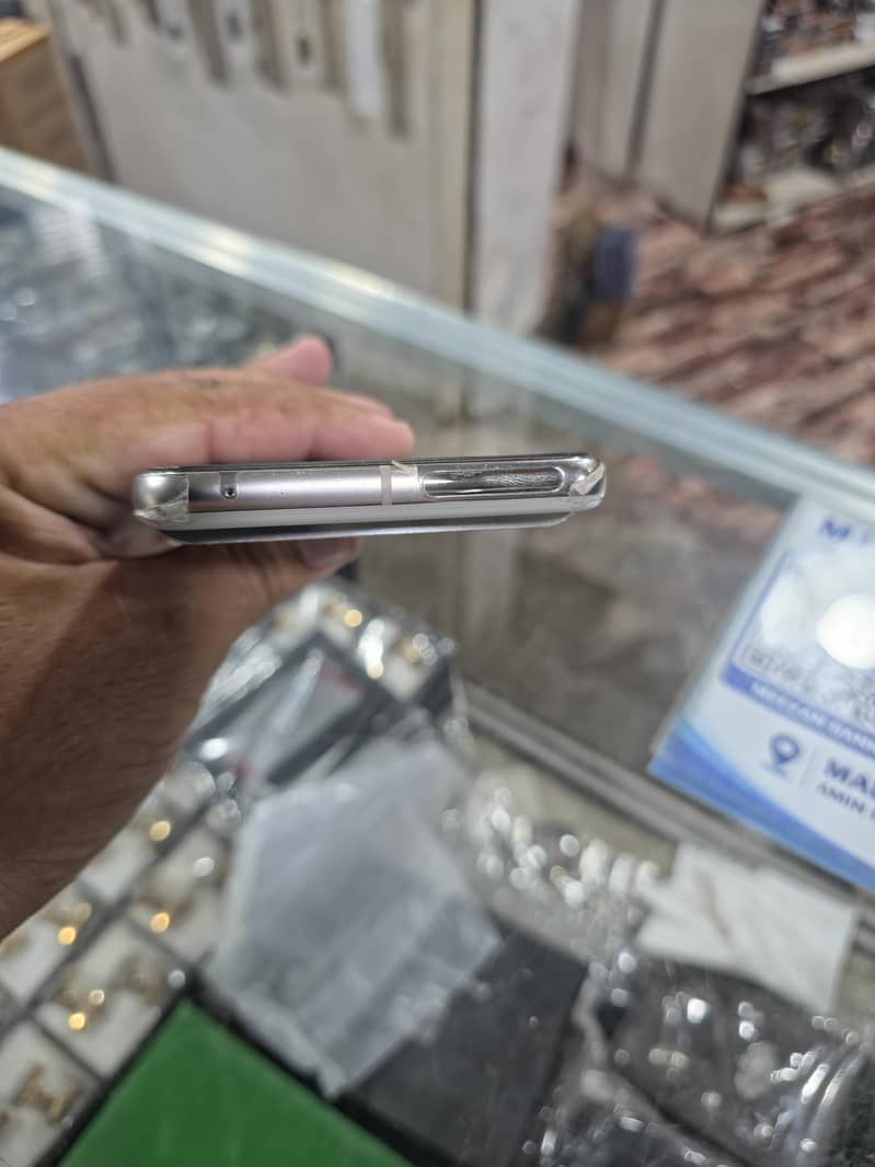 Google Pixel 8 Pro 0
