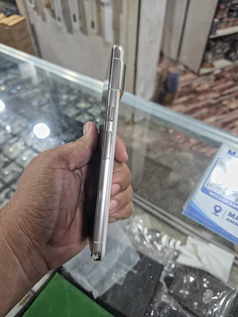 Google Pixel 8 Pro 3