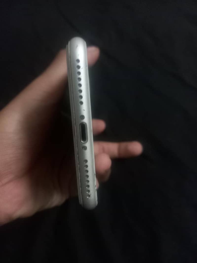 Apple iPhone 8 Plus 1