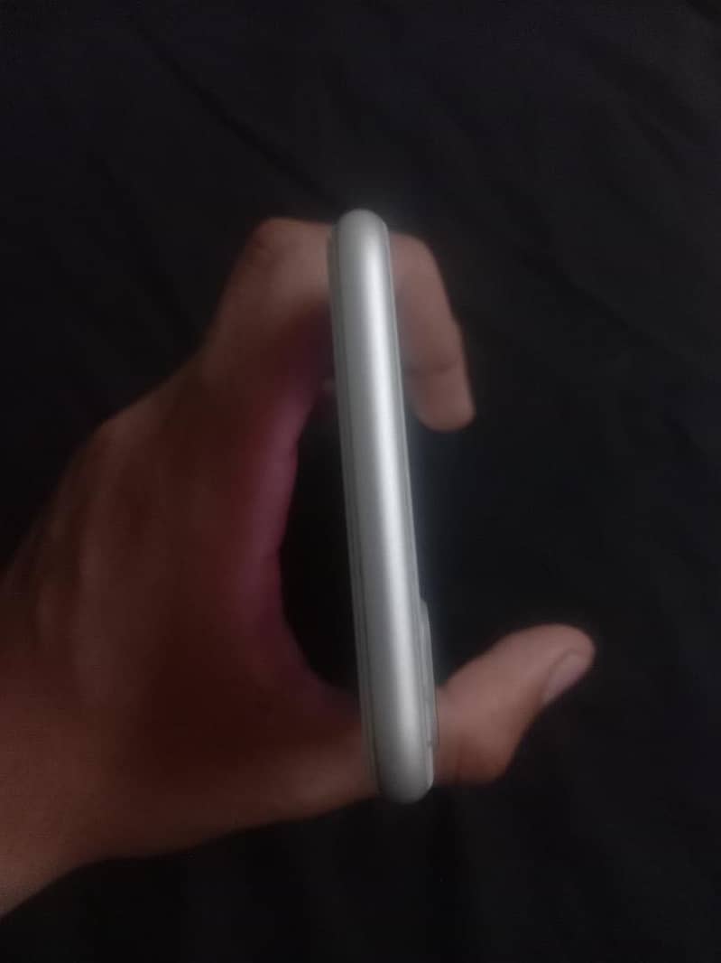 Apple iPhone 8 Plus 2
