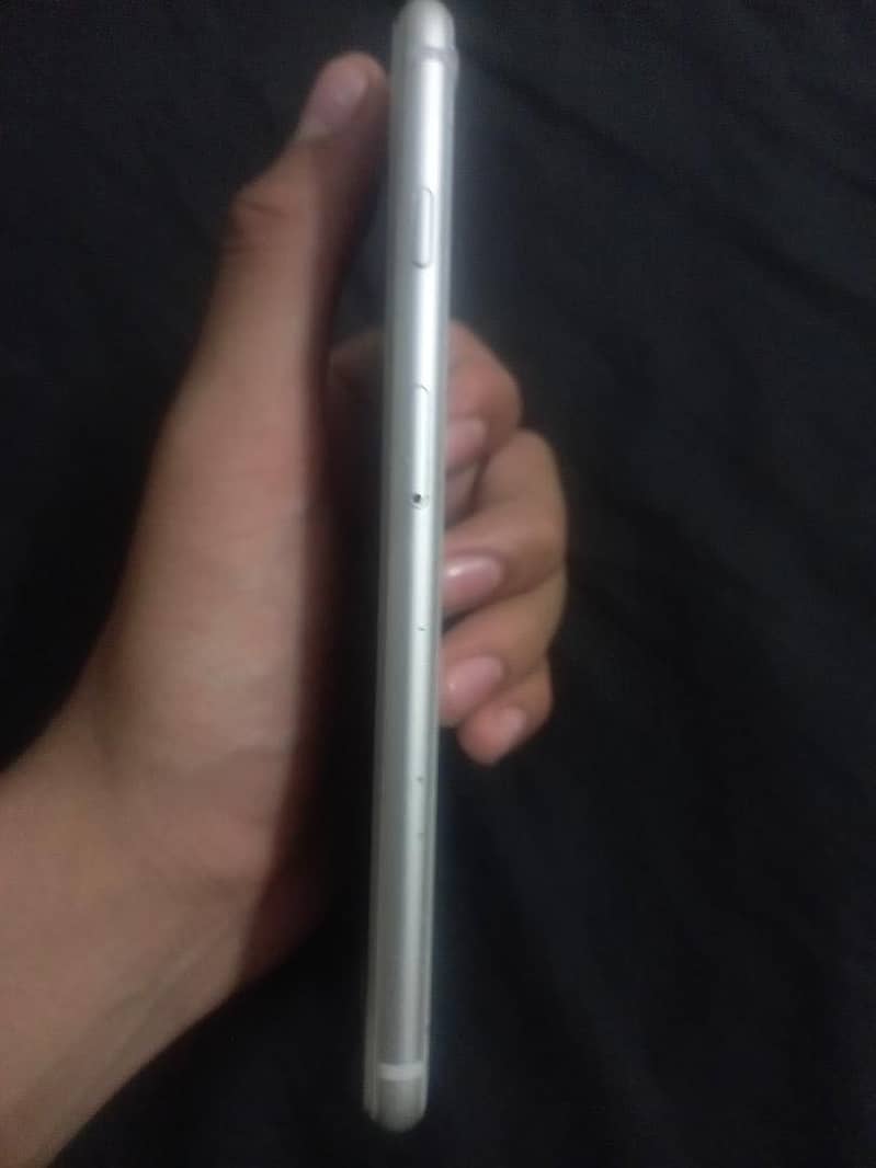 Apple iPhone 8 Plus 3