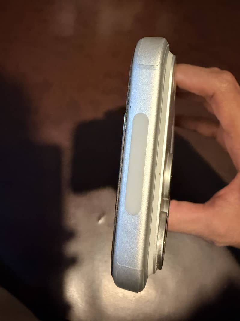 Apple iPhone 17 Pro Max 2