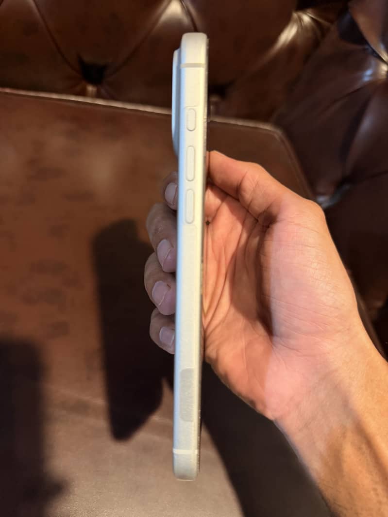 Apple iPhone 17 Pro Max 5