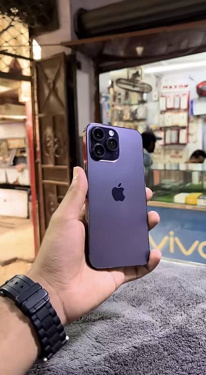Apple iPhone 14 Pro Max 0