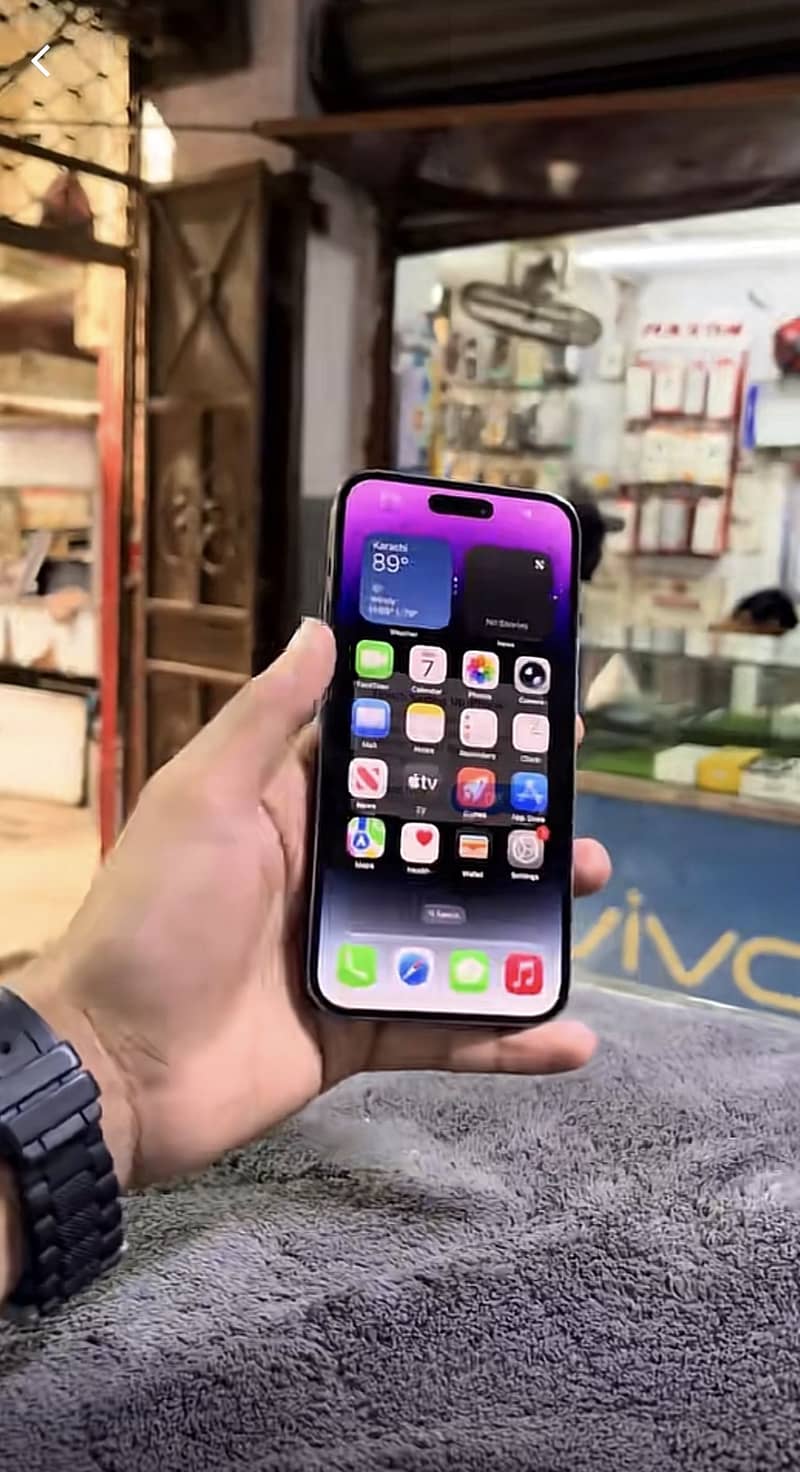 Apple iPhone 14 Pro Max 1