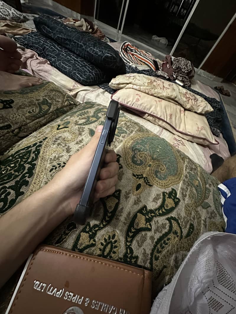 Apple iPhone 15 Pro 2
