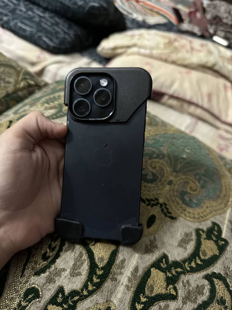 Apple iPhone 15 Pro 4