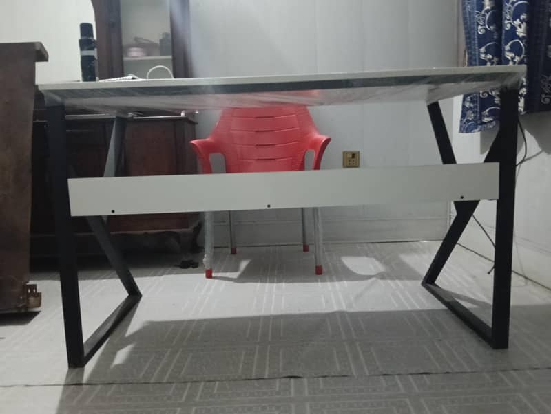 K shape trending office table 0