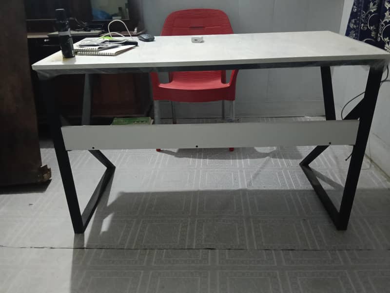 K shape trending office table 2