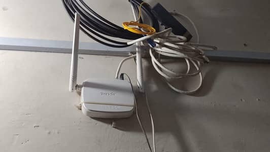 Tenda Wireless N300 Easy Setup Router* *Model: N301*