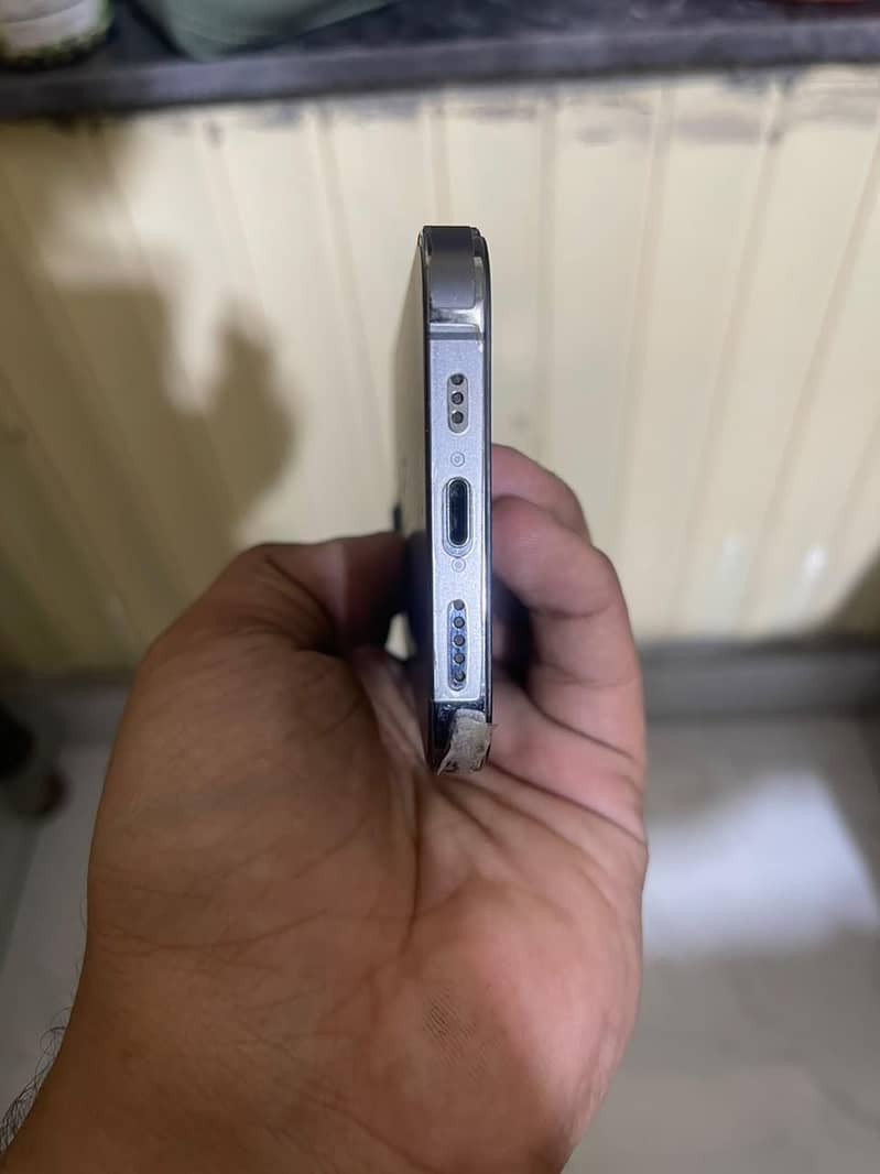 Apple iPhone 12 Pro 4