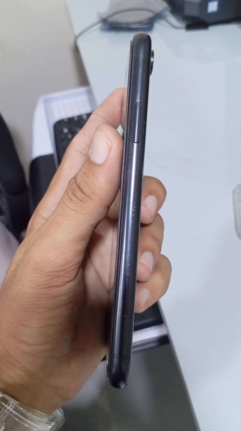 Apple iPhone XR 3