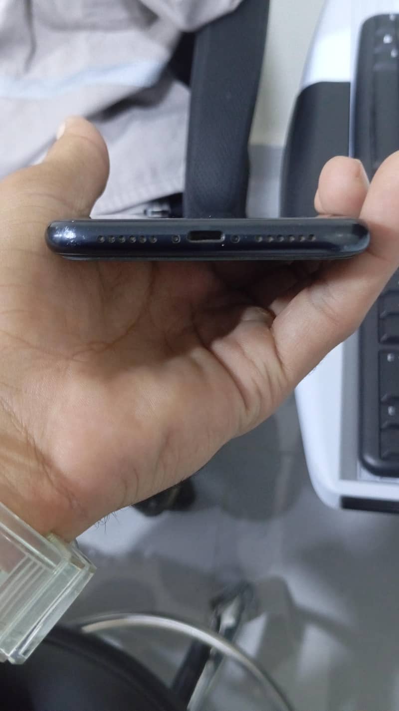 Apple iPhone XR 5