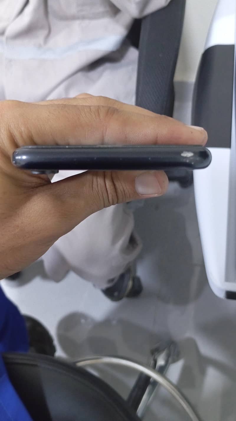 Apple iPhone XR 6