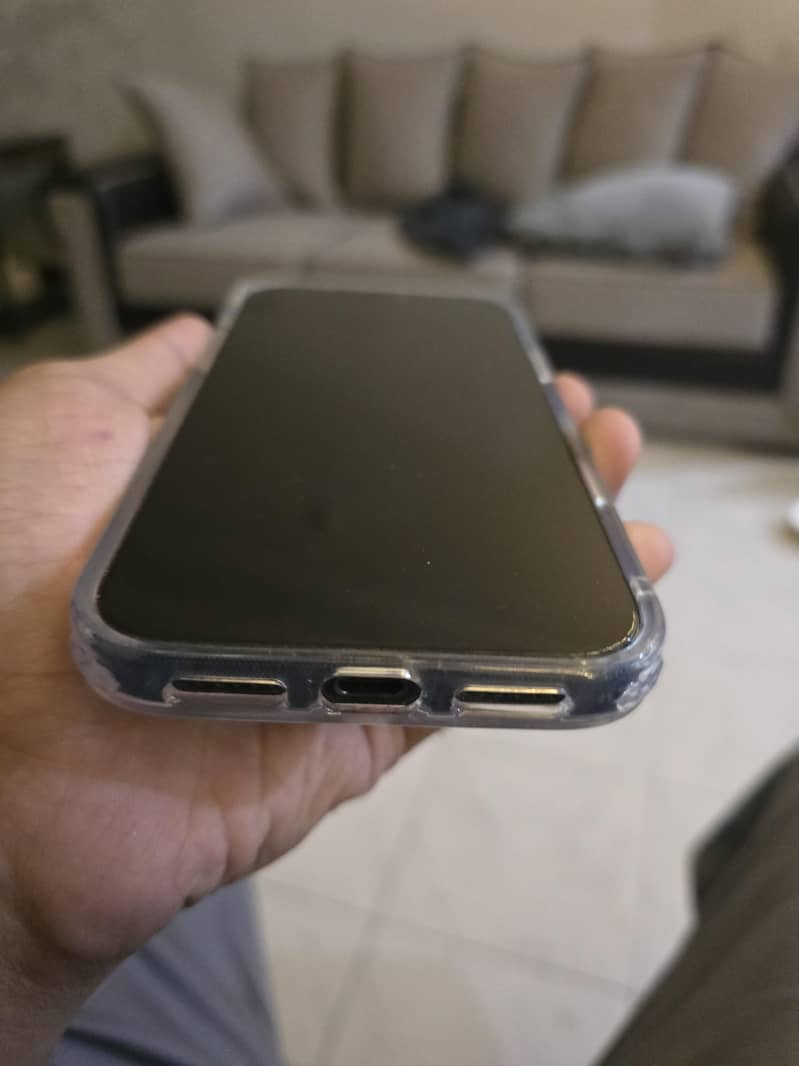 Apple iPhone 17 Pro Max 3