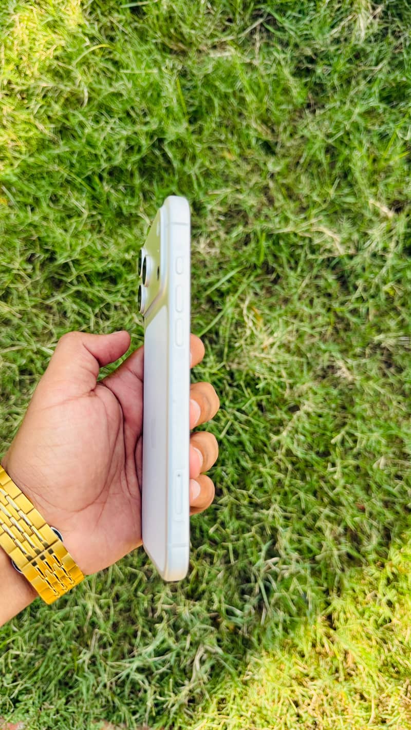 Apple iPhone 17 Pro Max 3