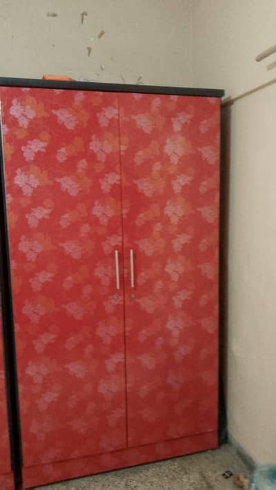 4 doors wodrobe for sell good condition