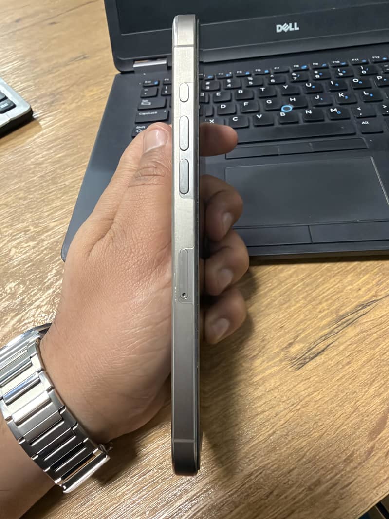 Apple iPhone 15 Pro Max 1