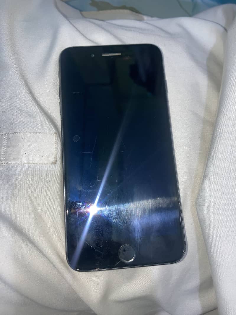 Apple iPhone 7 Plus 3