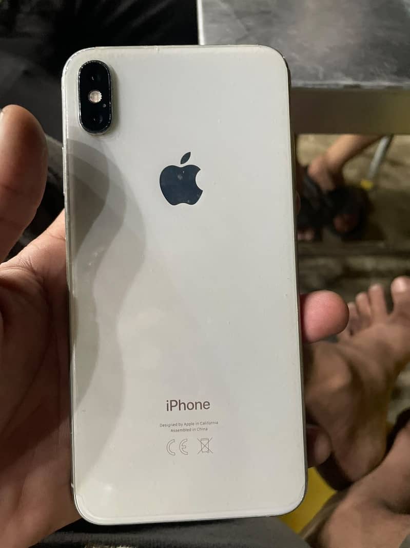 Apple iPhone XS Max 1