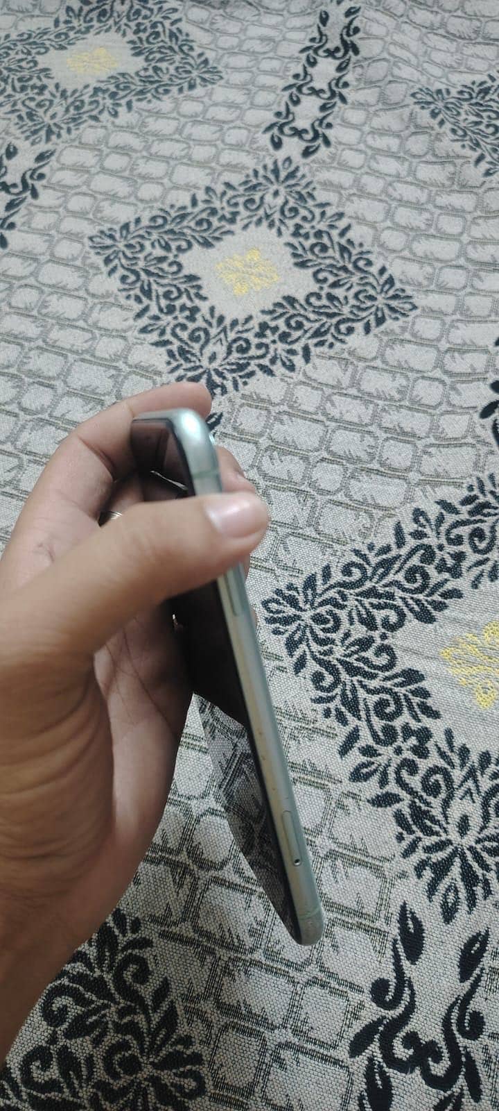 Apple iPhone 11 2