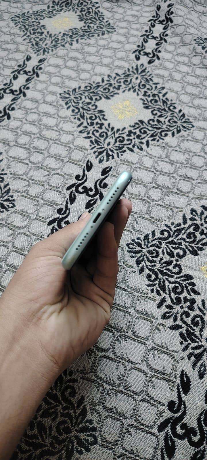 Apple iPhone 11 3