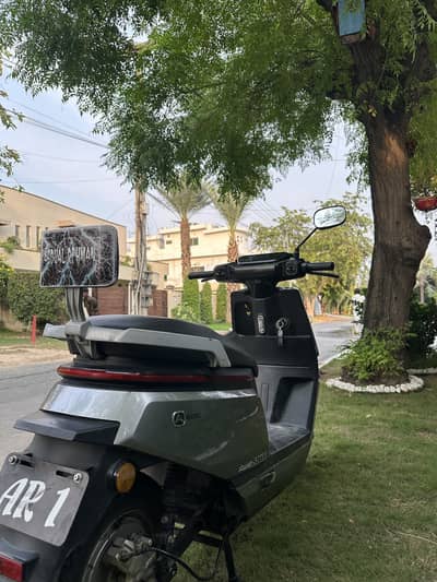10 x 10 condition Scooty for sale
