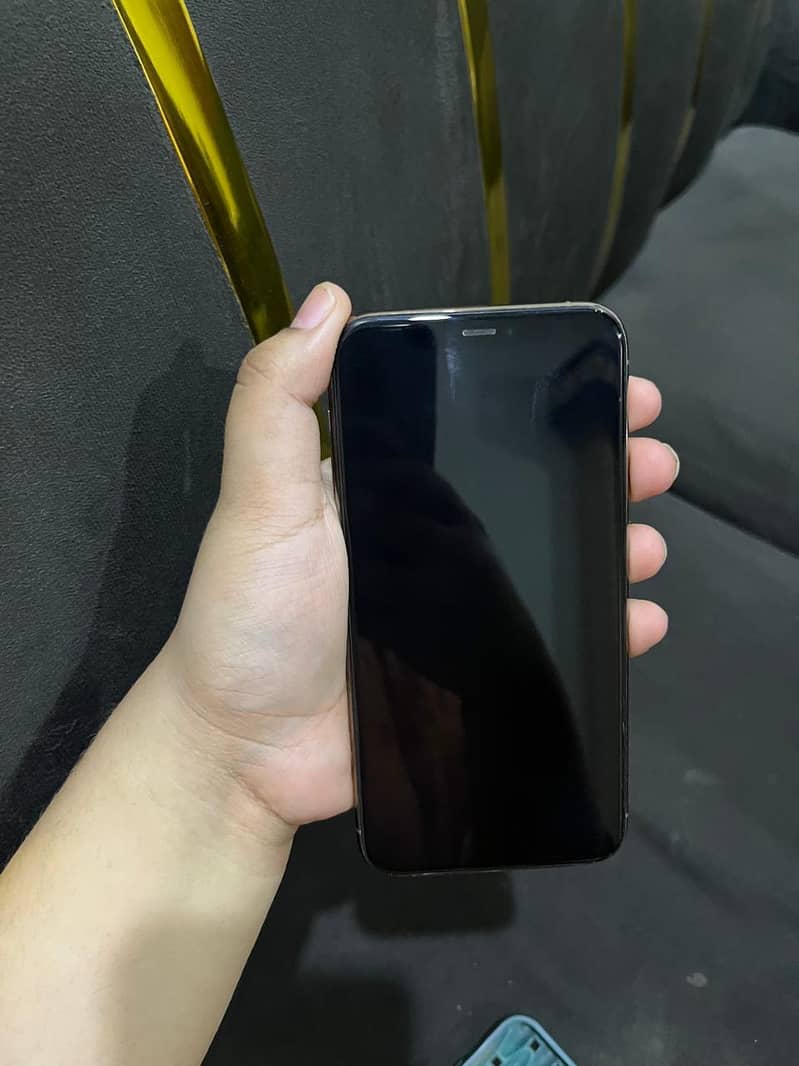Apple iPhone 11 Pro 0