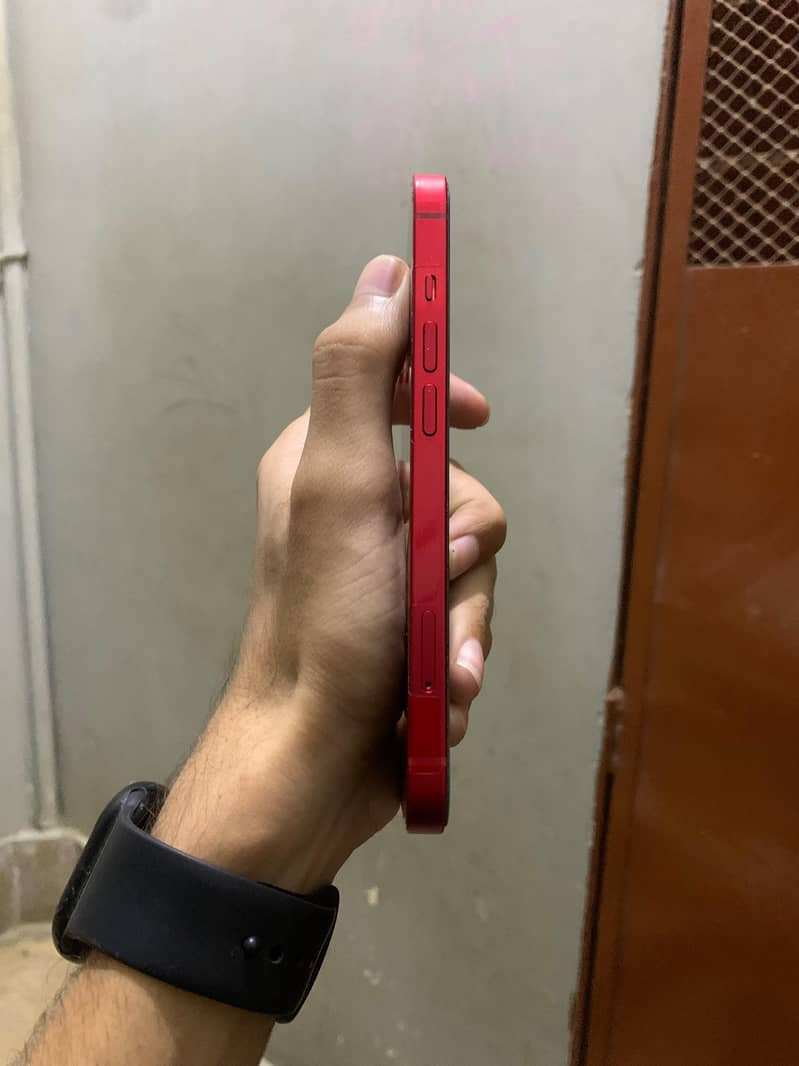 Apple iPhone 13 4