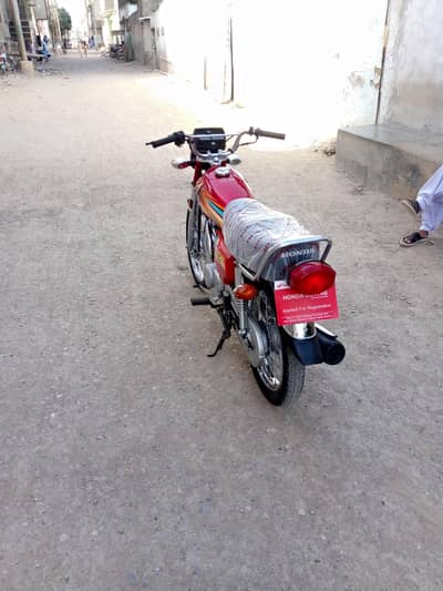 Atlas Honda 2026 ki 8 month ki ha zero bike ha 500 km 03452620317