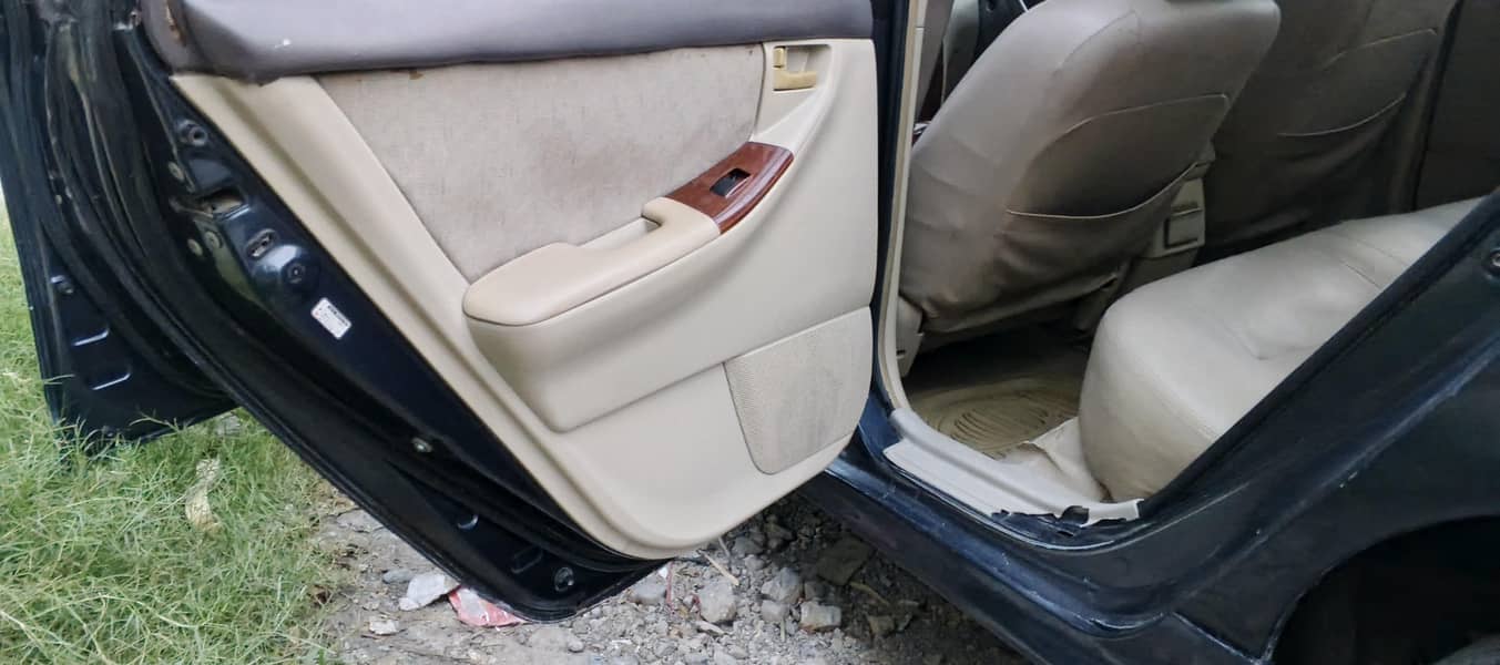 Corolla  2D saloon 2005 model 7