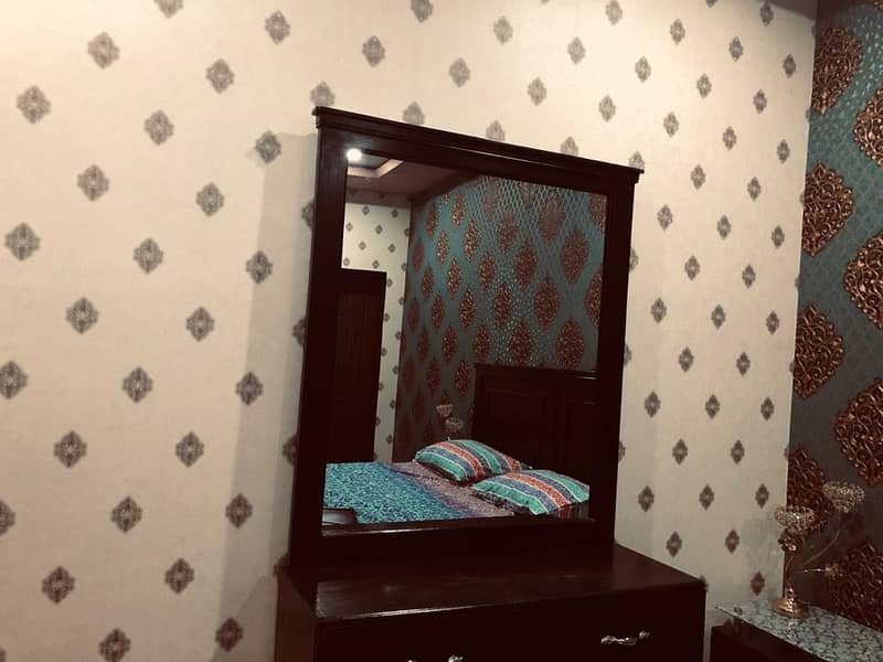 bed ,dressing table,2 side tables 0